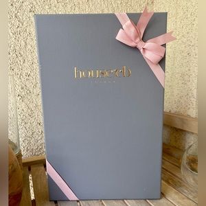 House of CB shopping gift box